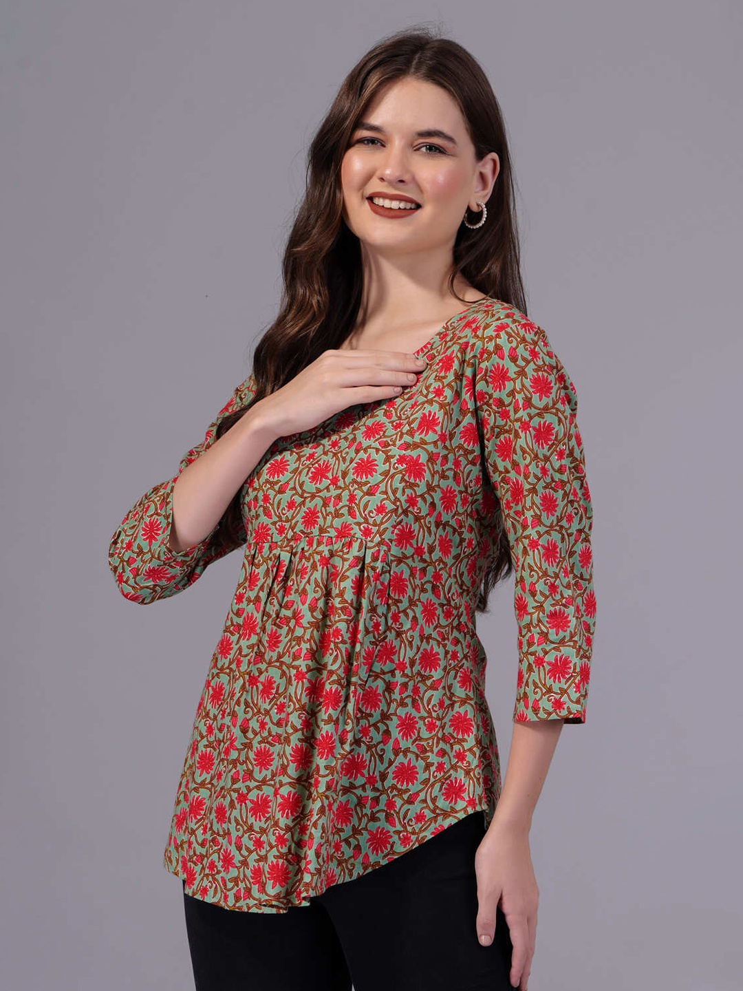 

Aarti Fashion Floral Printed Round Neck Empire Top, Pink