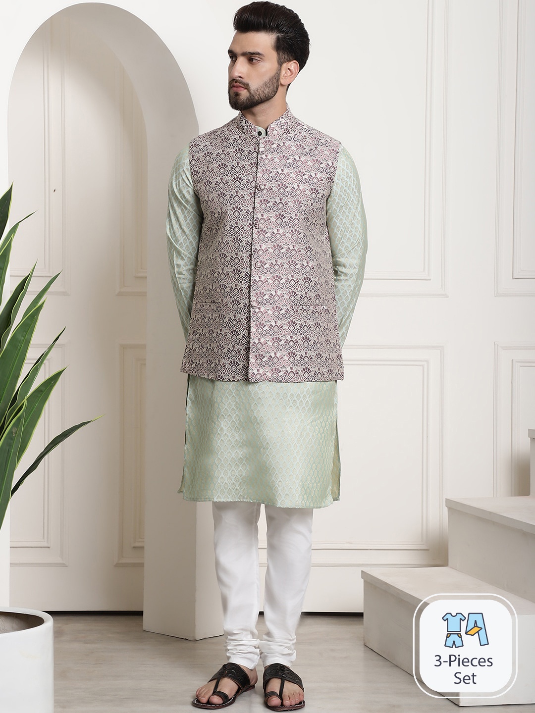 

SOJANYA Ethnic Motifs Woven Design Mandarin Collar Kurta With Churidar & Nehrujacket, Green