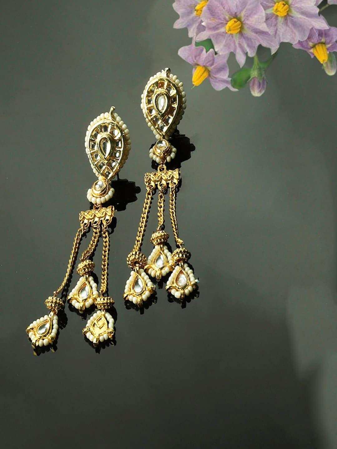 

DUGRISTYLE Gold-Plated Kundan-Studded Contemporary Drop Earrings