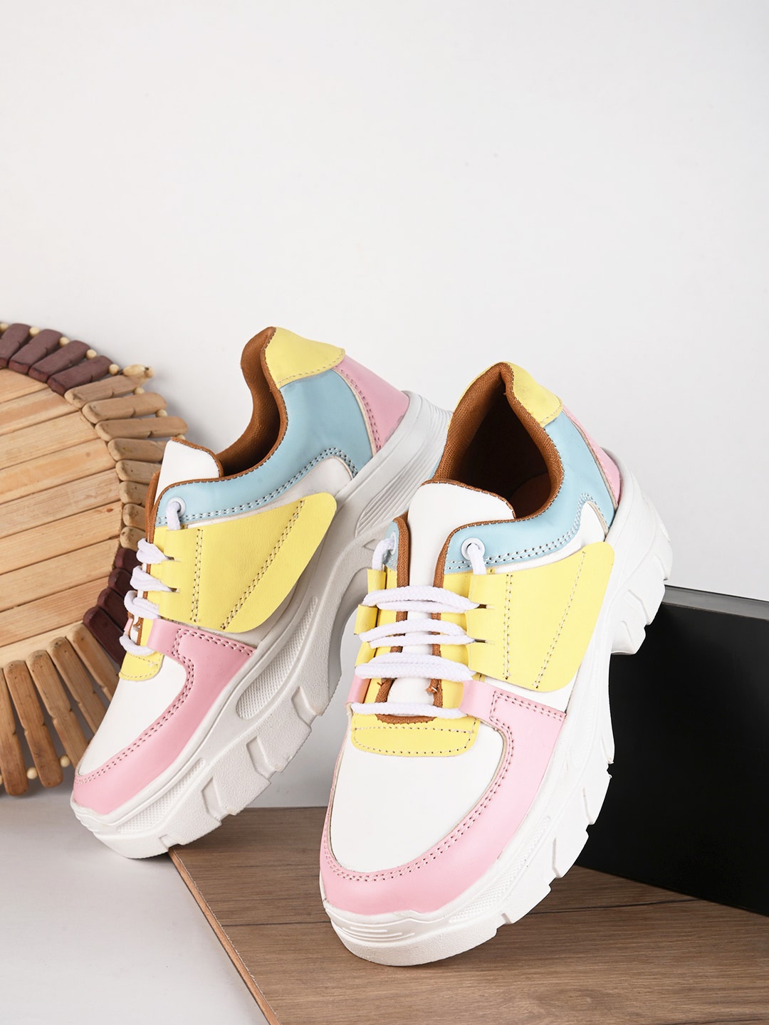

BOOTCO Women Colourblocked Sneakers, White