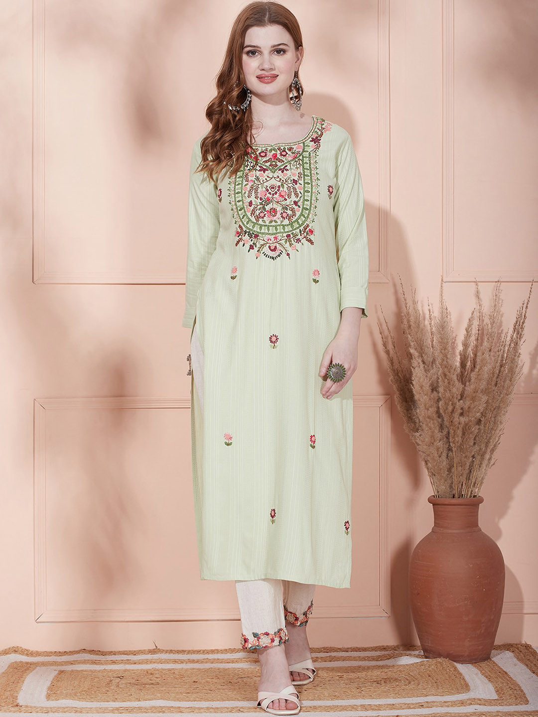 

FASHOR Ethnic Motifs Embroidered Straight Kurta, Green