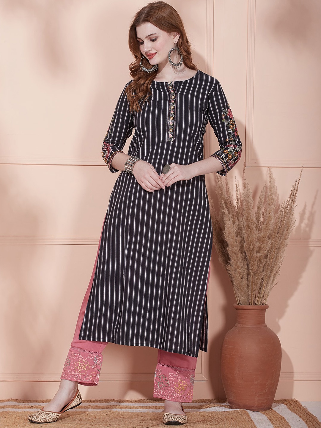 

FASHOR Striped Round Neck Thread Work Straight Kurta, Black