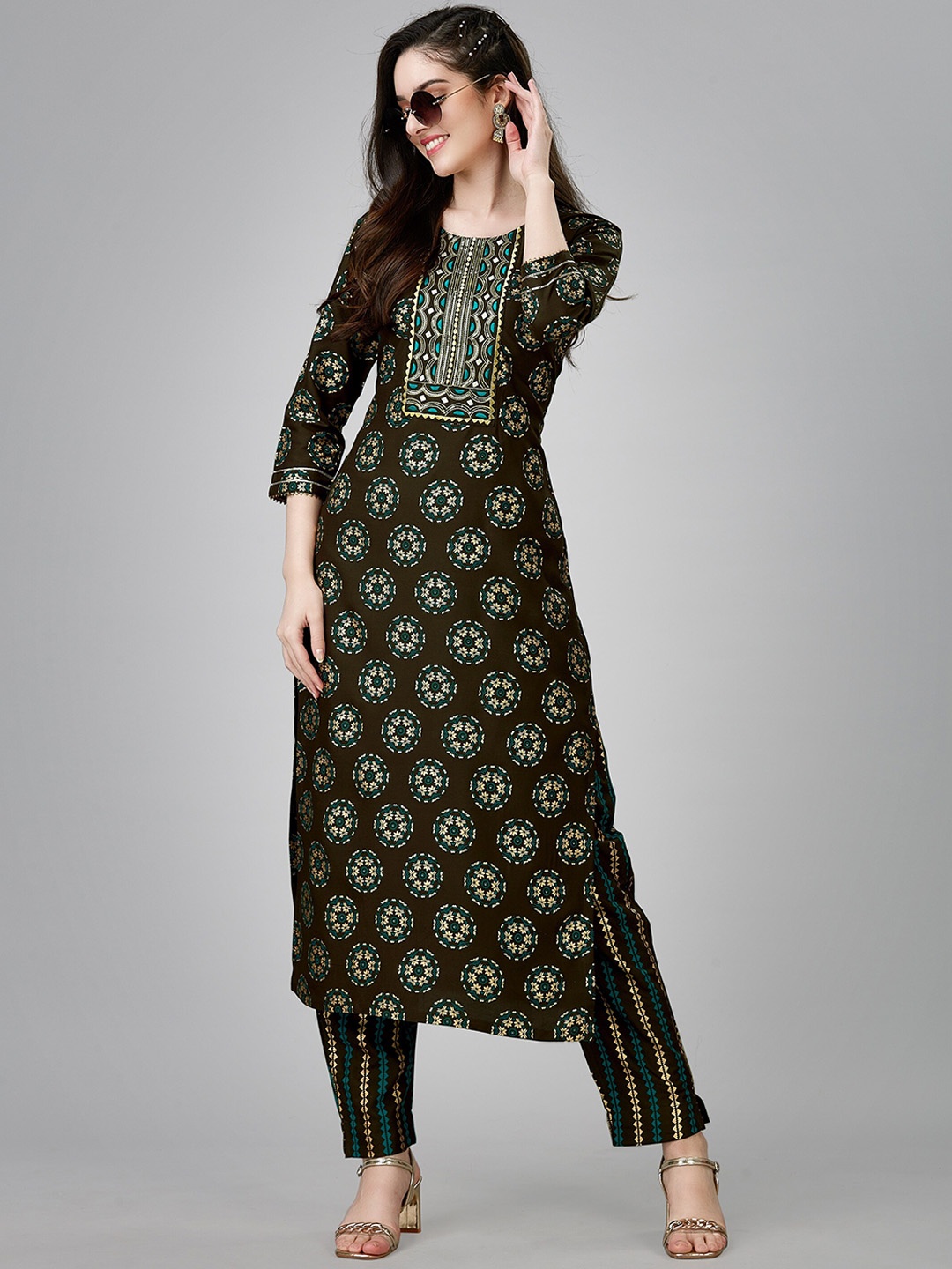 Riddhi Textile Hub Floral Printed Round Neck Gotta Patti Kurta Set, Coffee brown