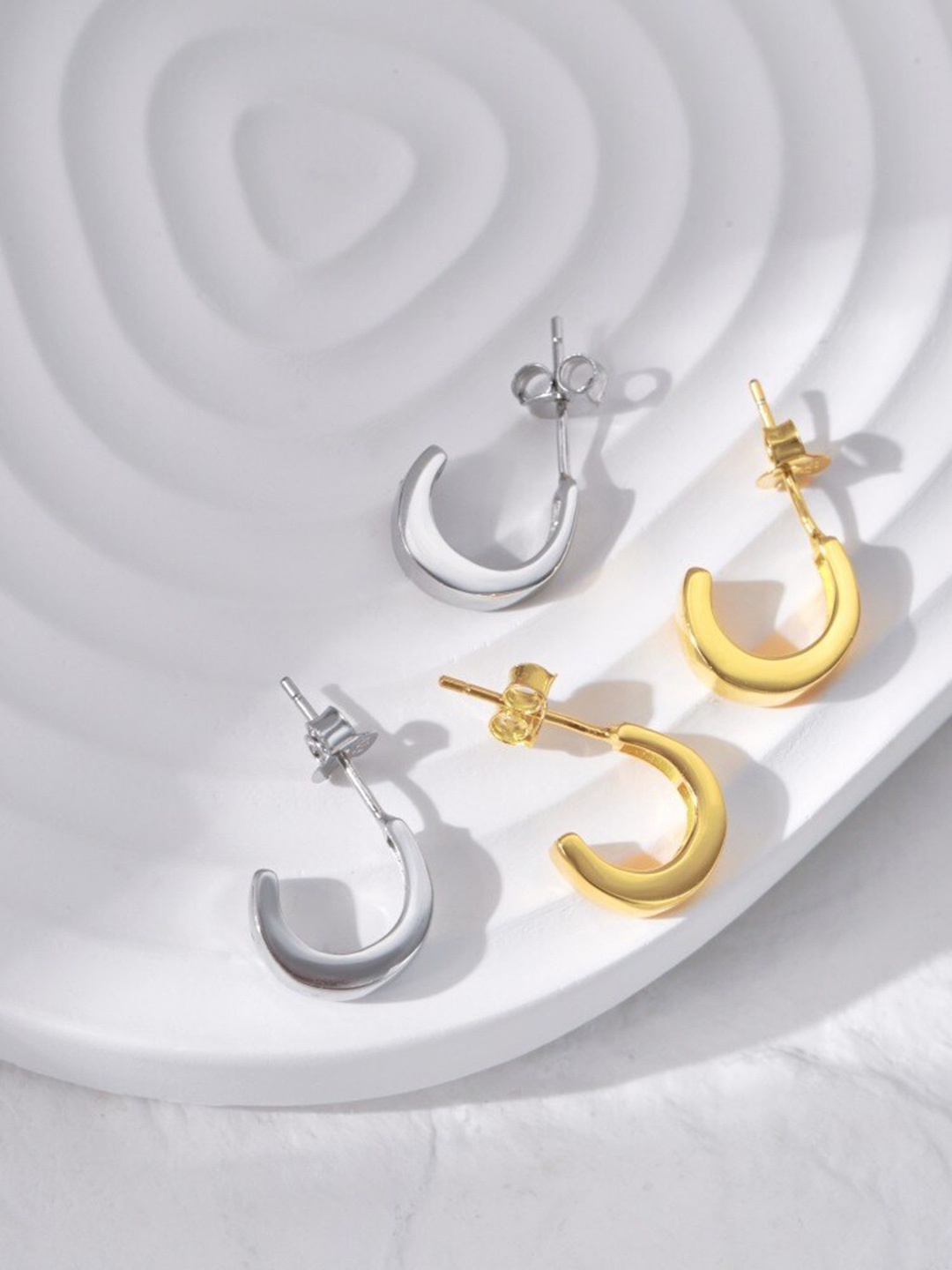 

MISS JO 92.5 Sterling Silver Contemporary Half Hoop Earrings