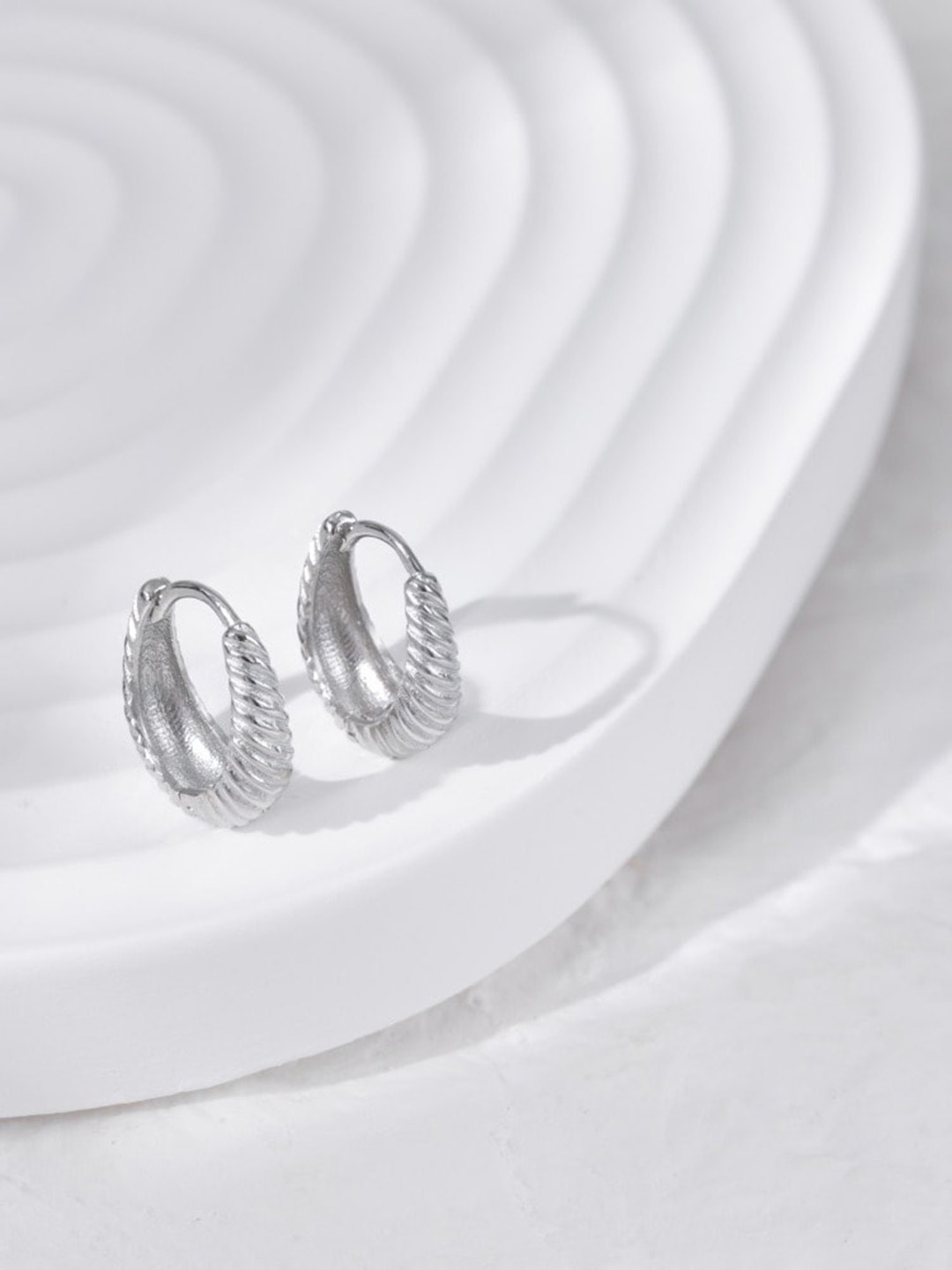 

MISS JO 92.5 Sterling Silver Silver-Toned Contemporary Hoop Earrings