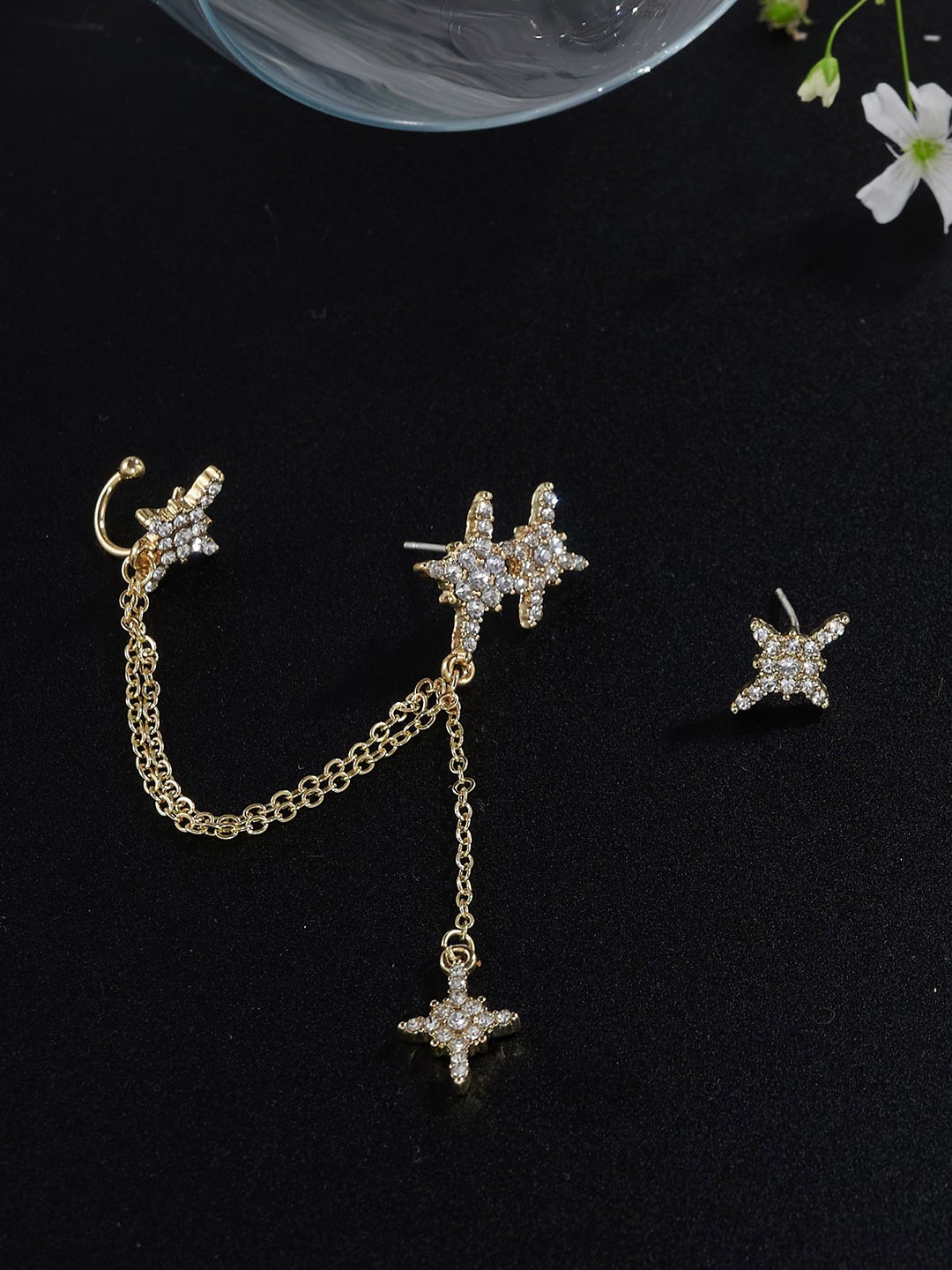 

ISHKAARA Set Of 2 Stone Studded Ear Cuff Earrings, Gold