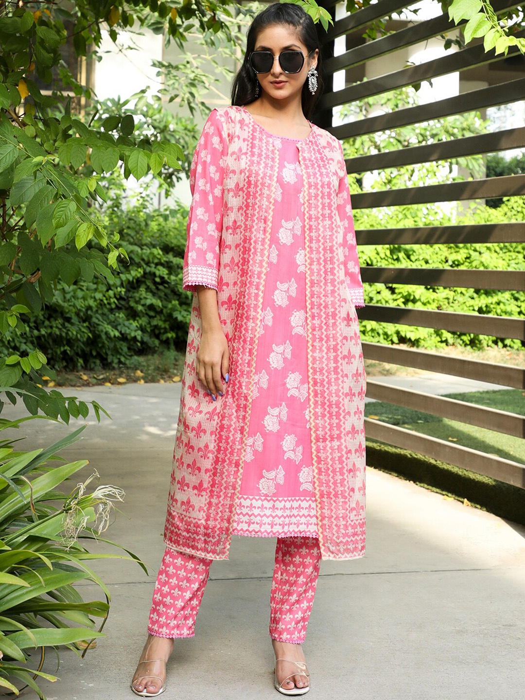 

AKS Couture Floral Printed A-Line Kurta With Trousers With Jacket, Pink