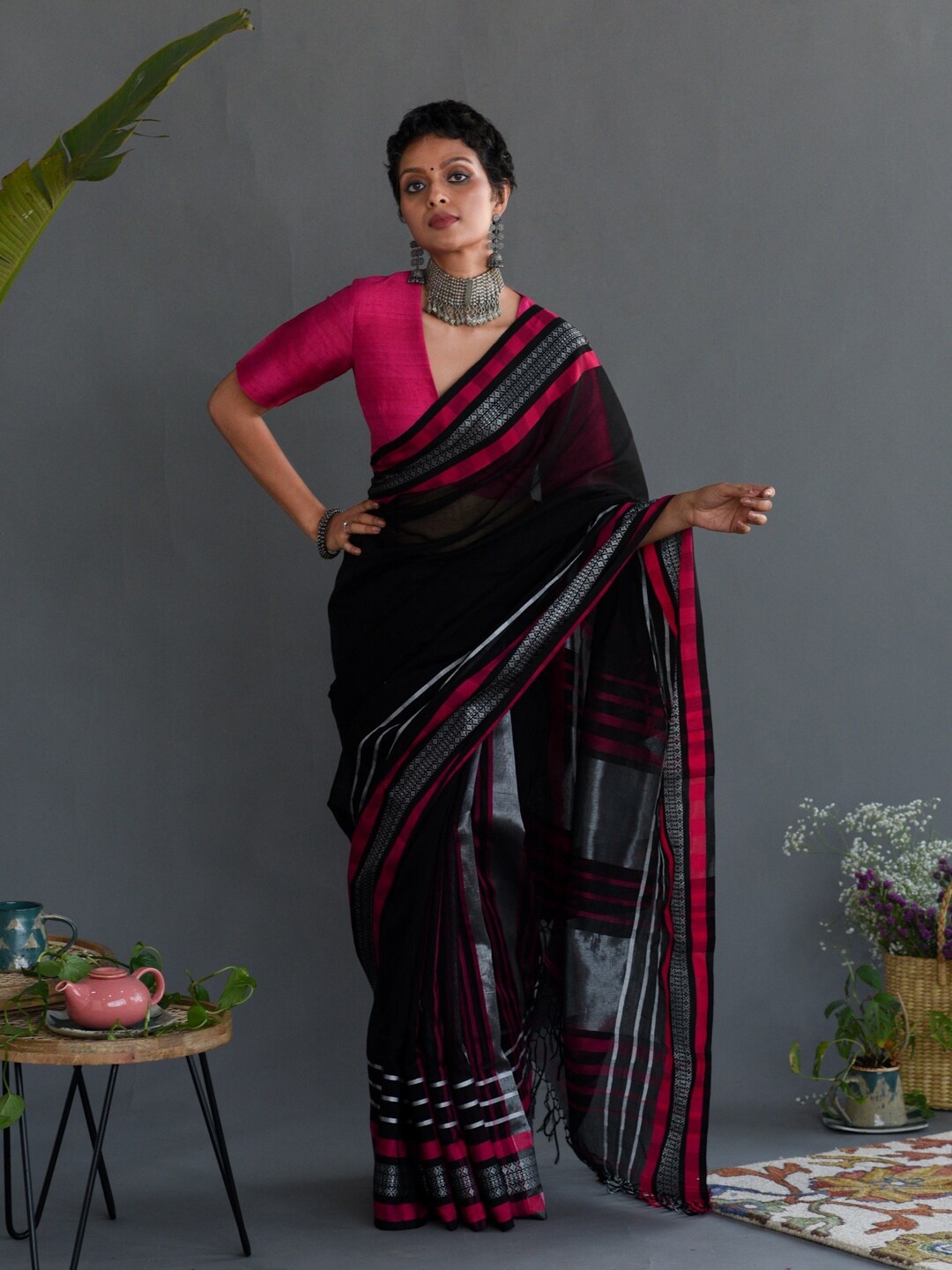 

Suta Woven Design Zari Pure Cotton Saree, Black