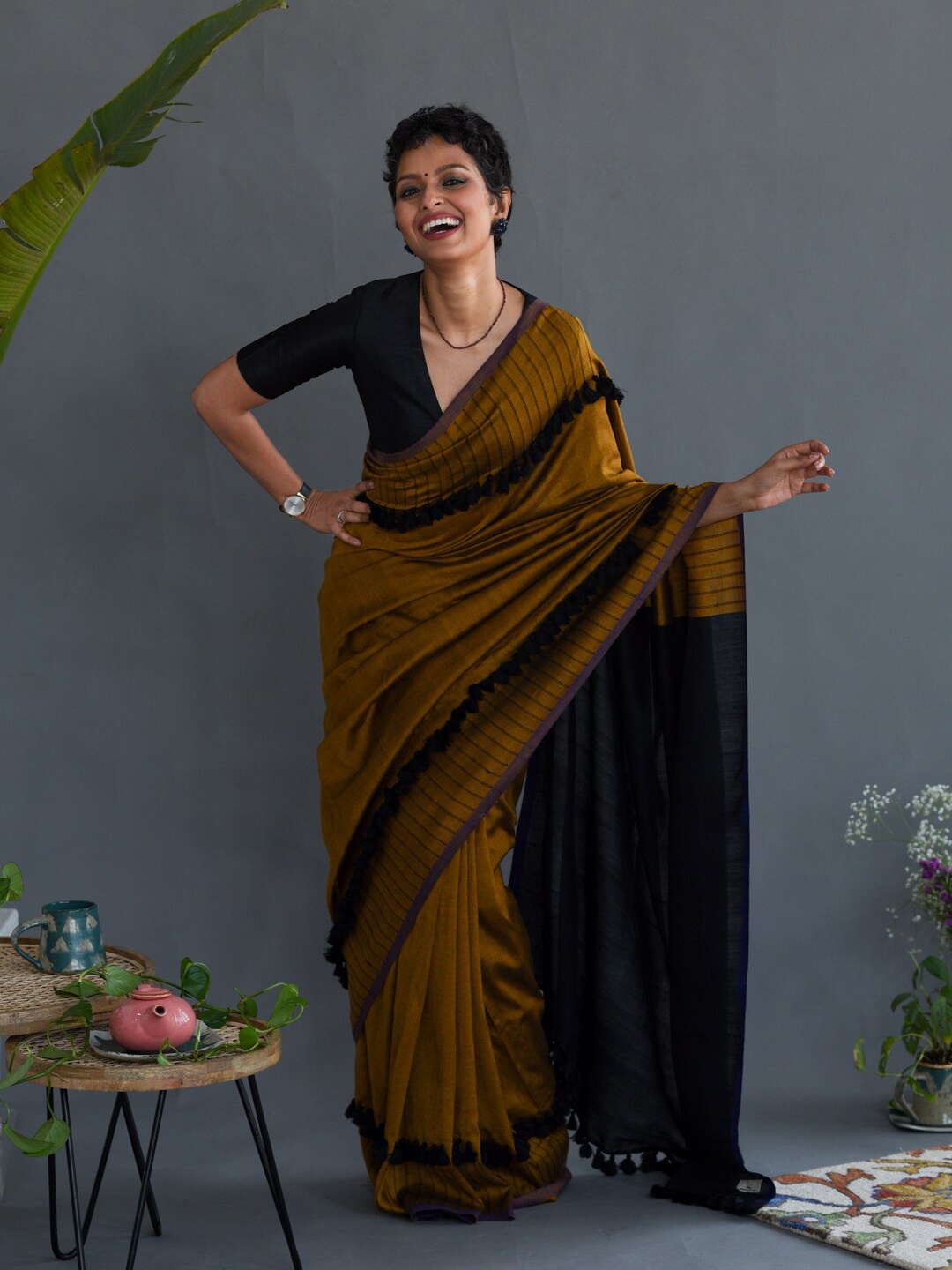 

Suta Colourblocked Saree, Mustard