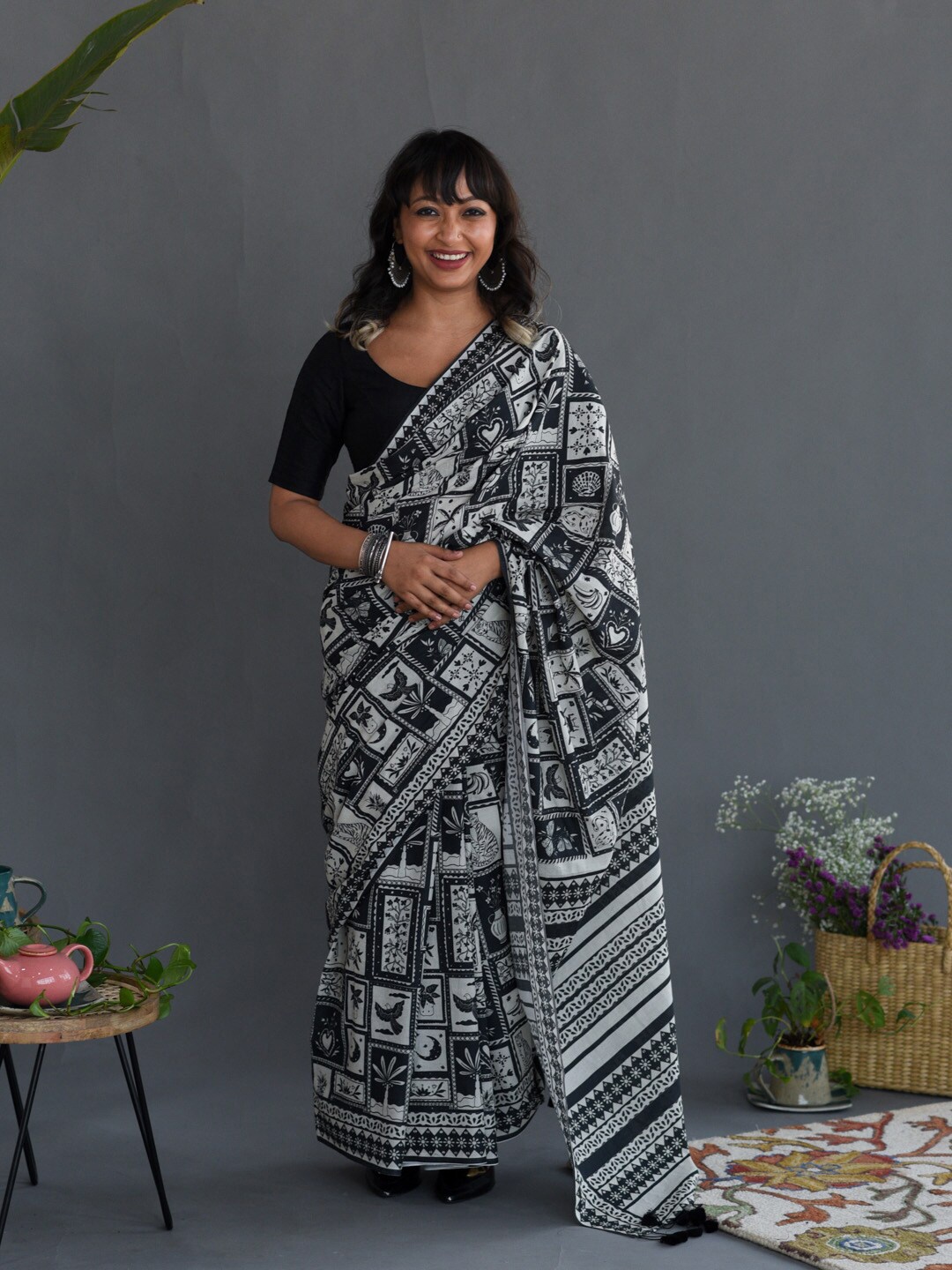 

Suta Floral Printed Pure Cotton Saree, Black