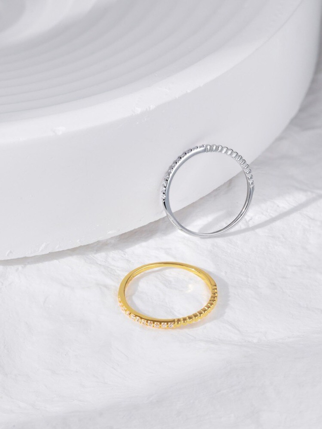 

MISS JO 92.5 Sterling Silver Stone-Studded Luxe Chainlink Finger Ring, Gold