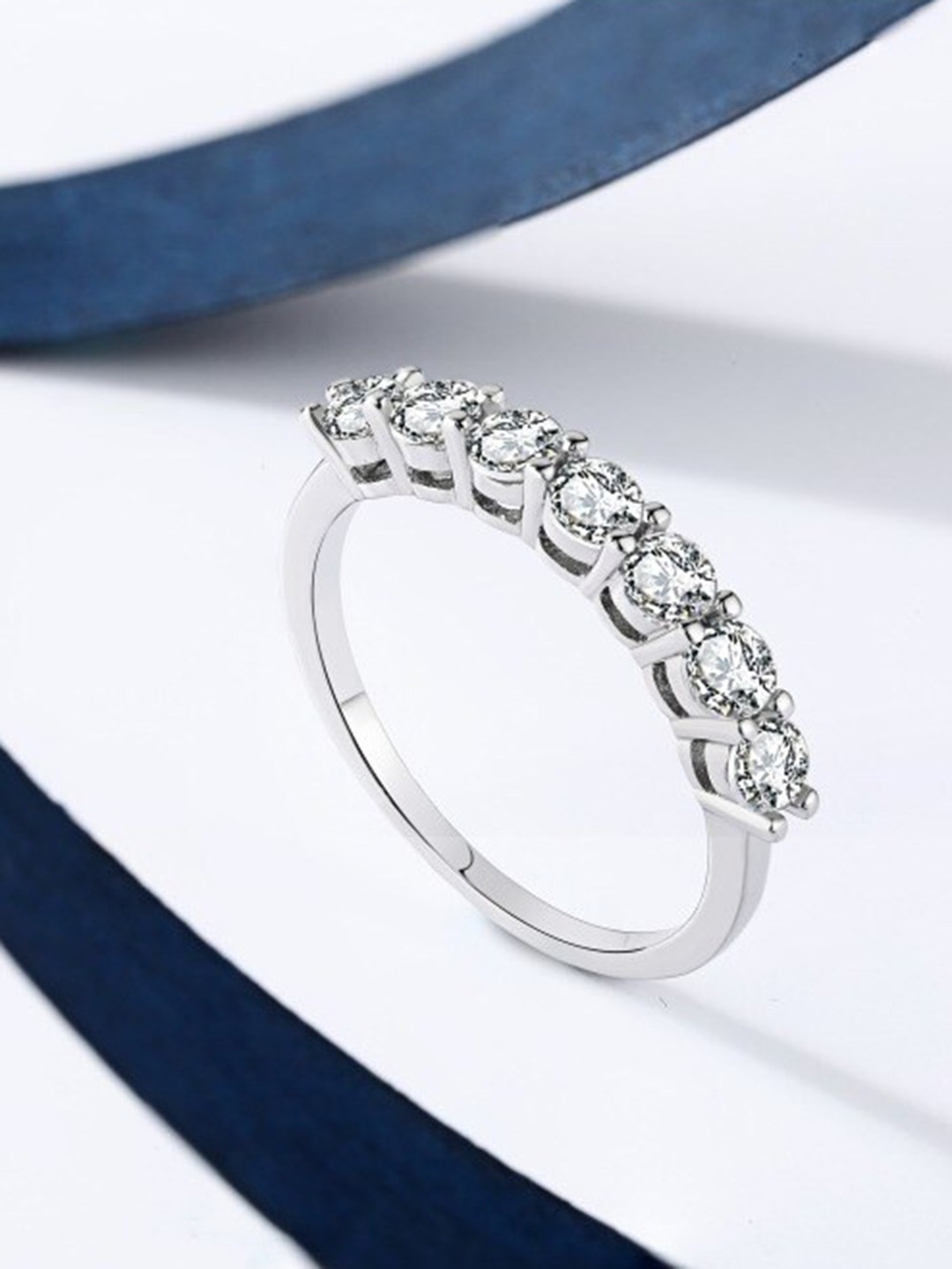 

MISS JO 92.5 Sterling Silver Stone Studded Stardust Finger Ring