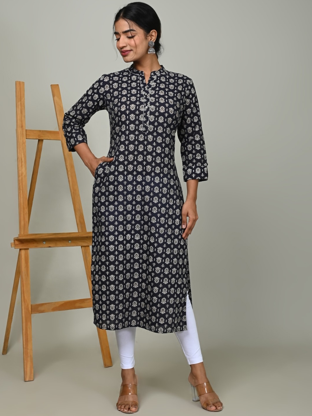 

Nishika Ethnic Motifs Printed Thread Work Pure Cotton Kurta, Blue