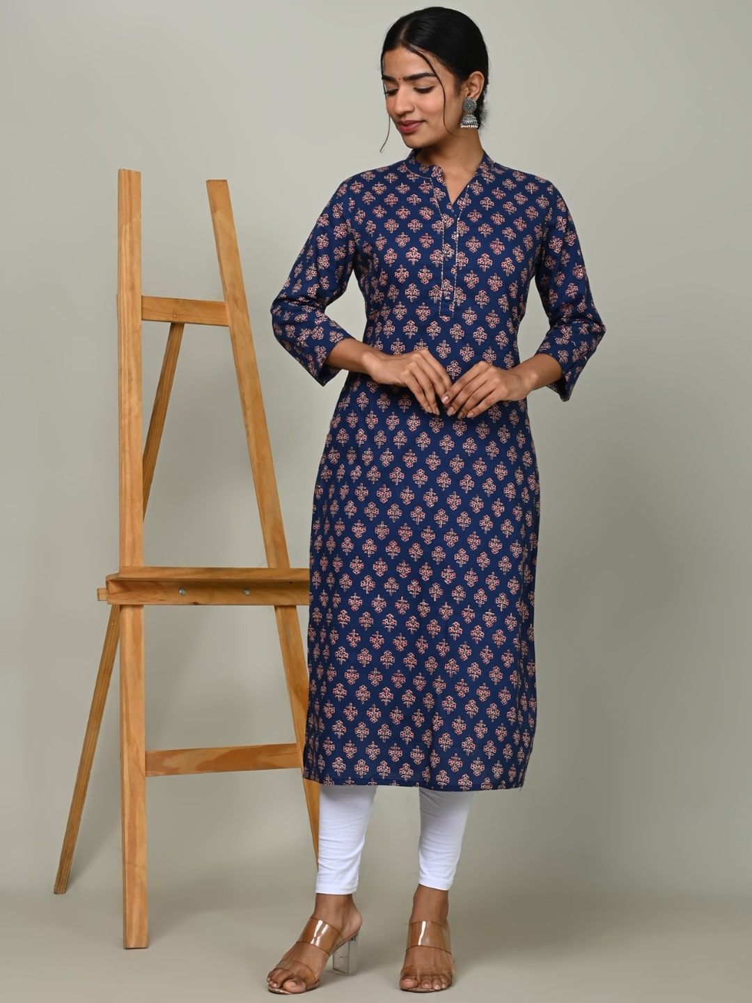 

Nishika Floral Printed Cotton Straight Kurta, Navy blue