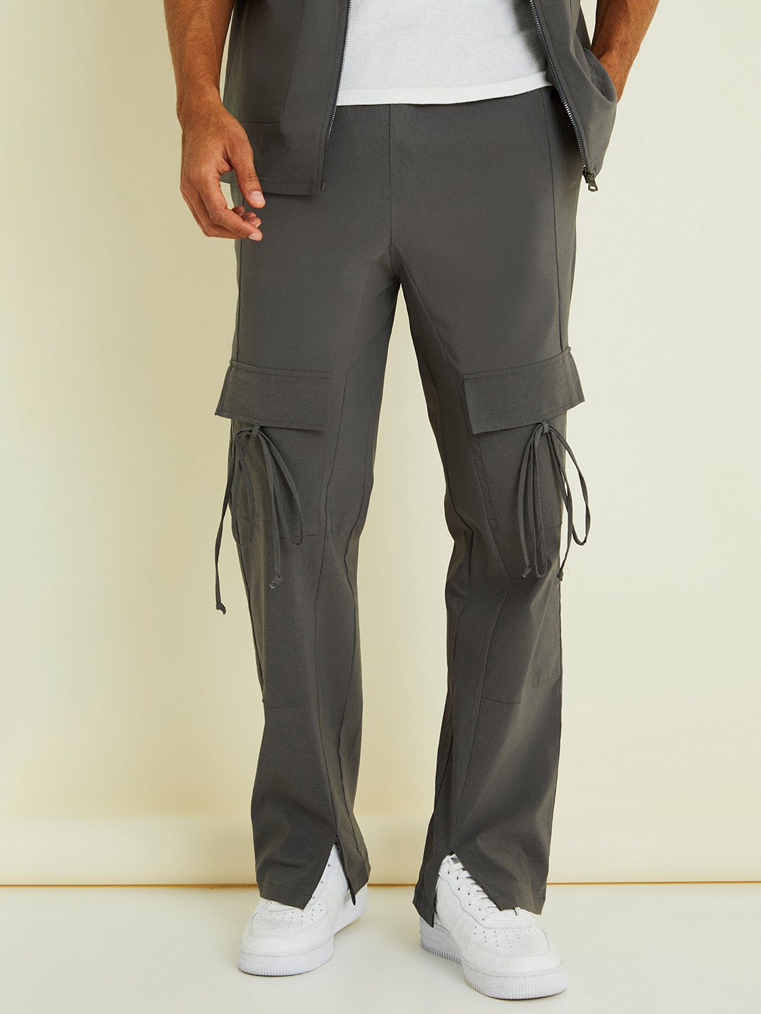 

boohooMAN Relaxed Cargos, Charcoal
