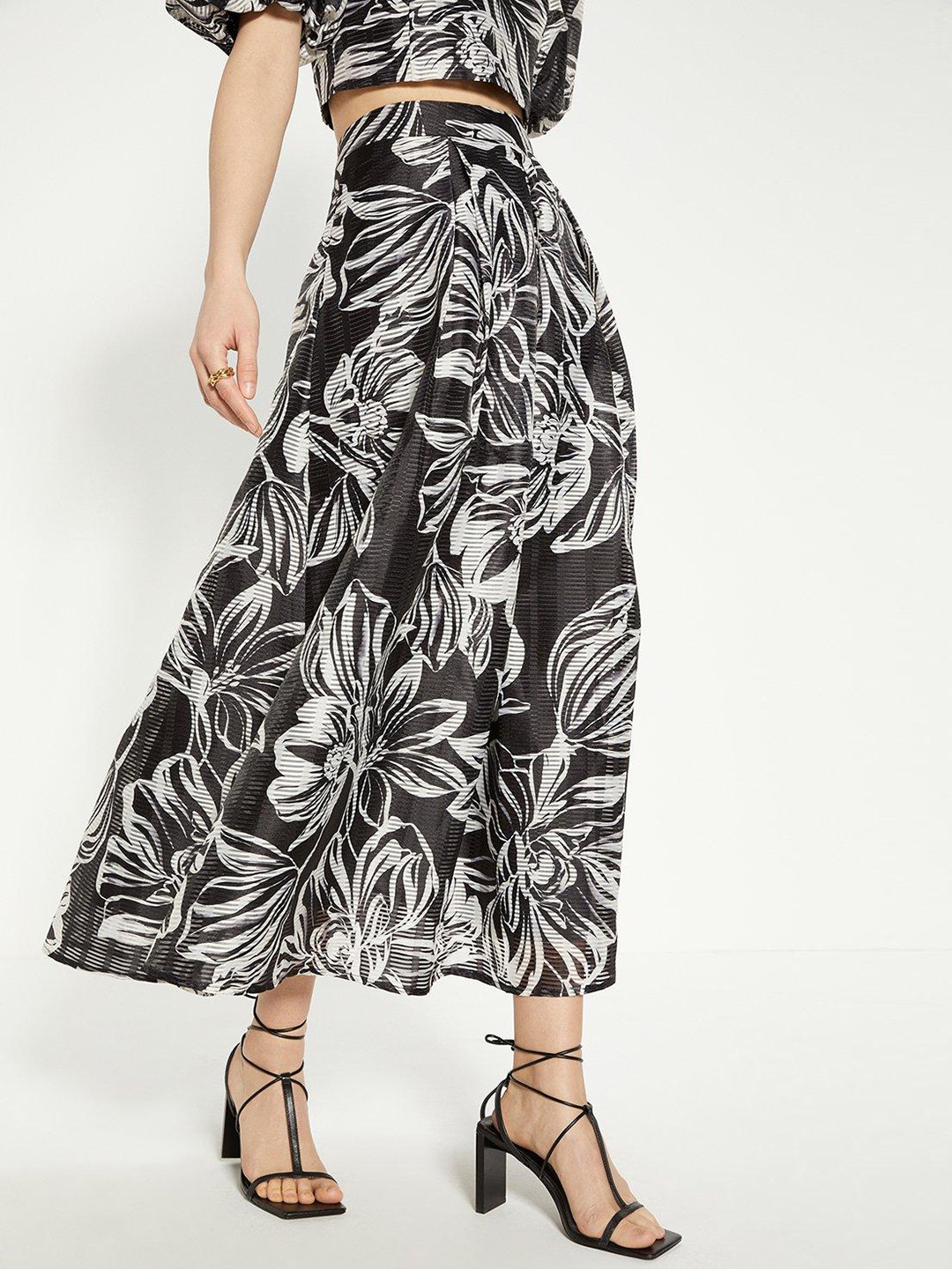 

OASIS Floral Print Organza Pleated Midi A-Line Skirt, Black