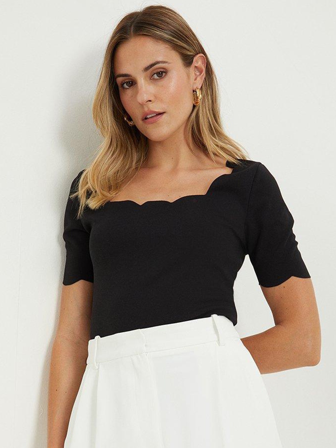 

DOROTHY PERKINS Scalloped Edges Top, Black