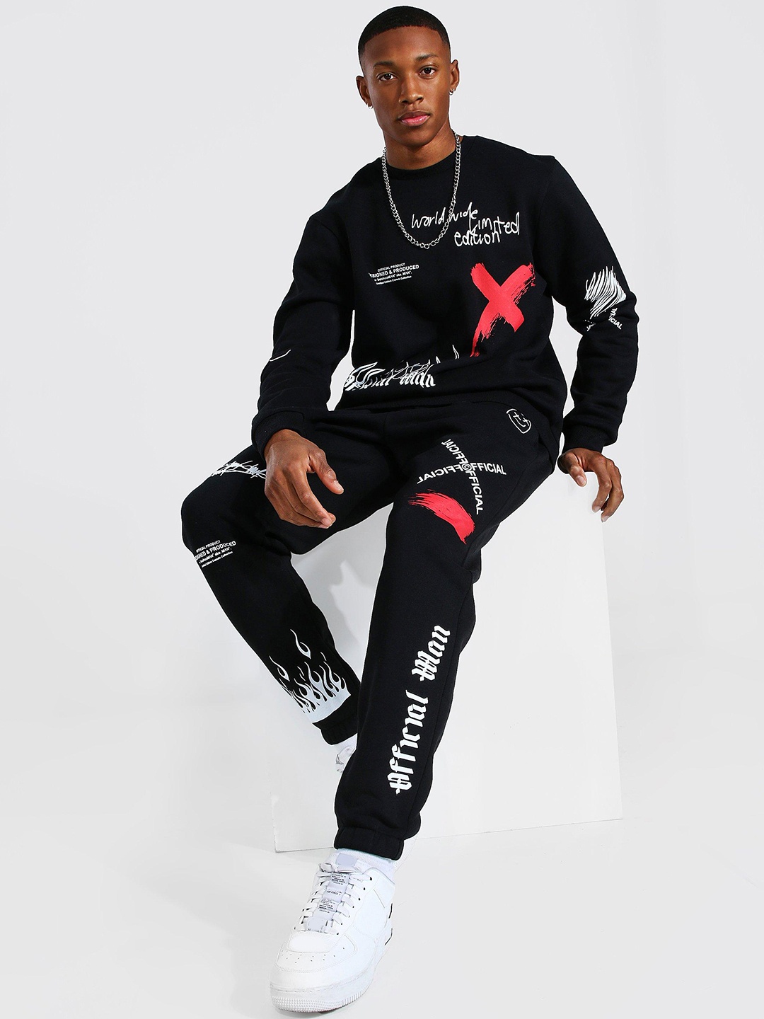 

boohooMAN Men Printed Tracksuit, Black