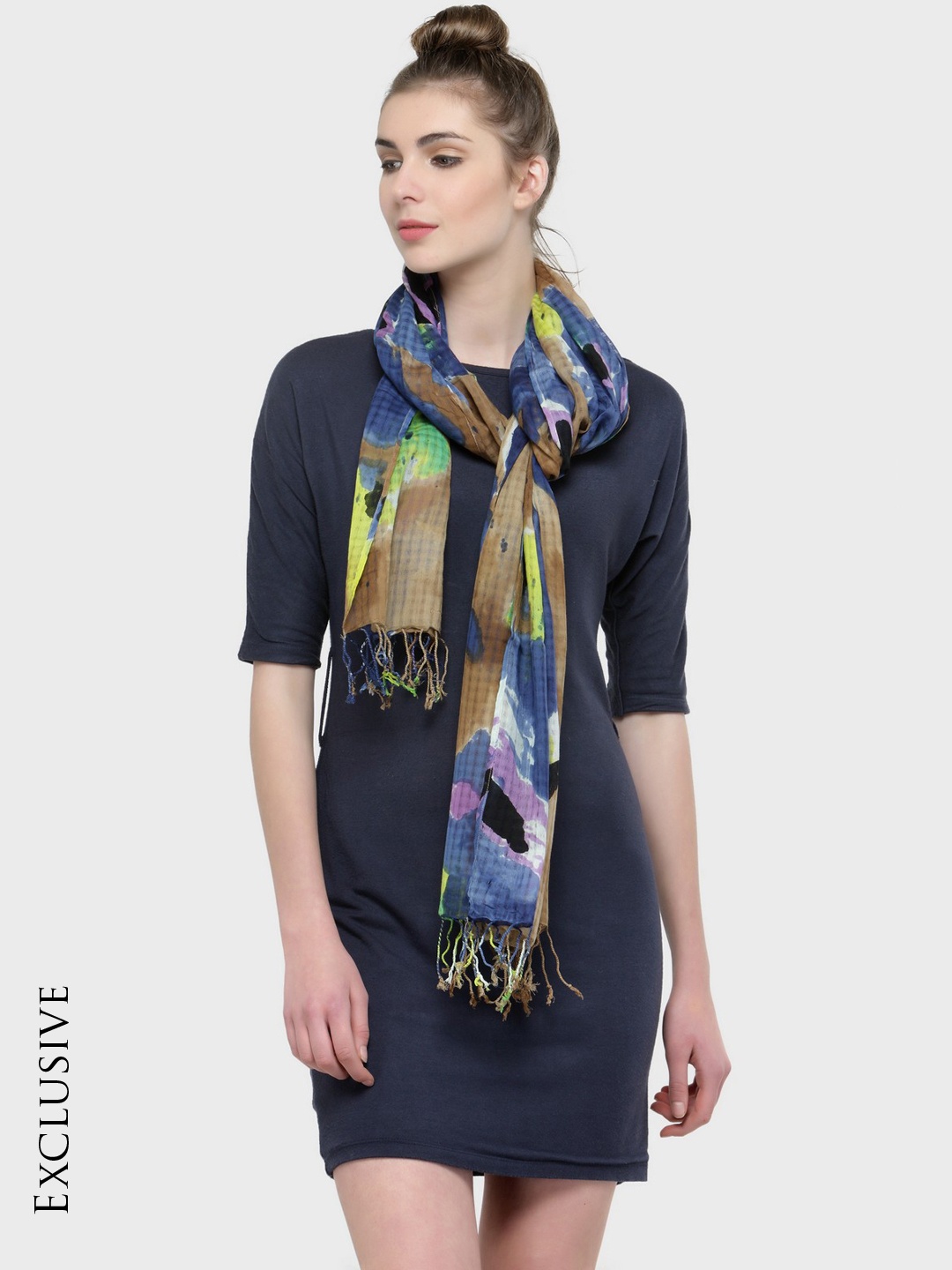 

J Style Women Green & Blue Printed Stole