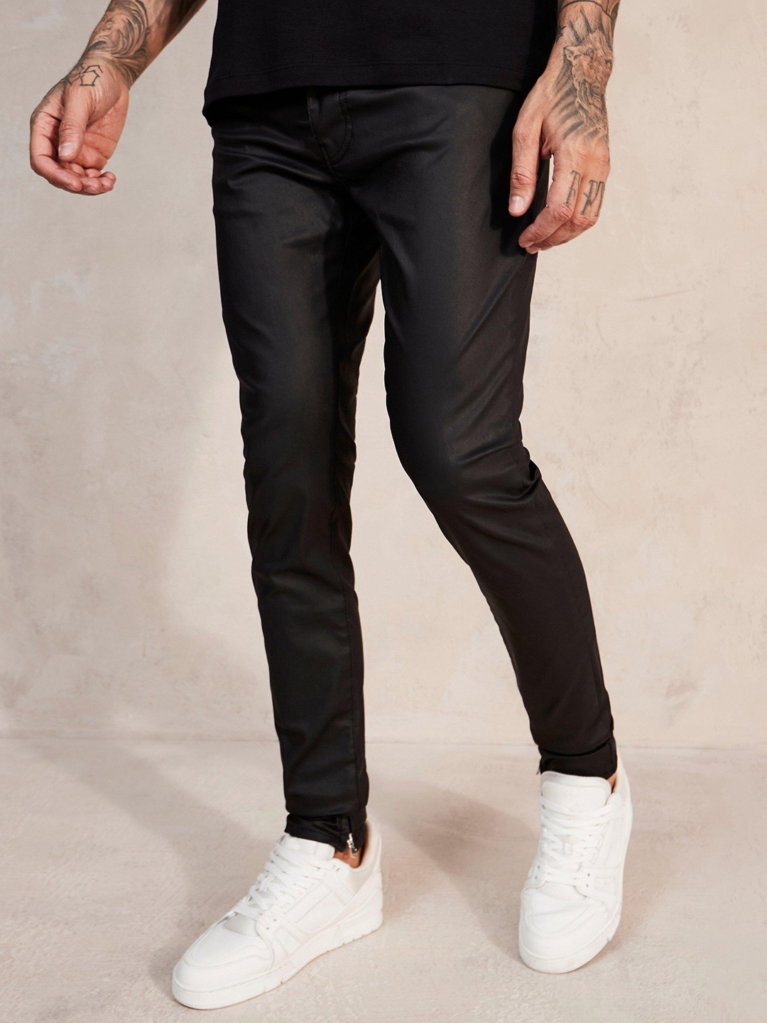 

boohooMAN Men Skinny Fit Stretchable Jeans, Black