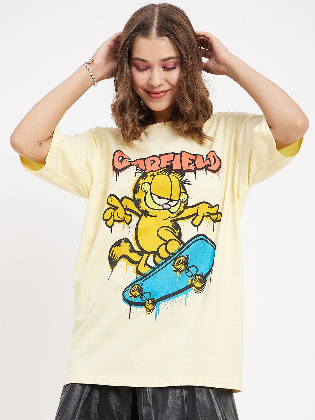 

COLOR CAPITAL Garfield Printed Round Neck Pure Cotton Oversized T-shirt, Cream