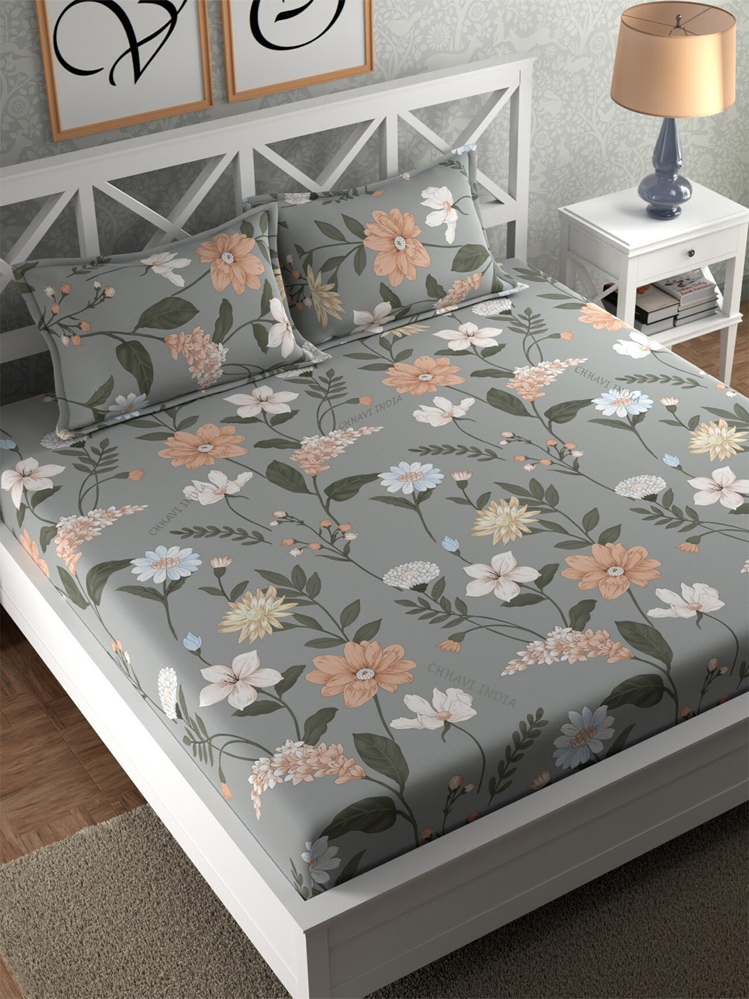 

CHHAVI INDIA Grey & Peach-Coloured Floral Polycotton 210TC King Bedsheet & 2 Pillow Covers