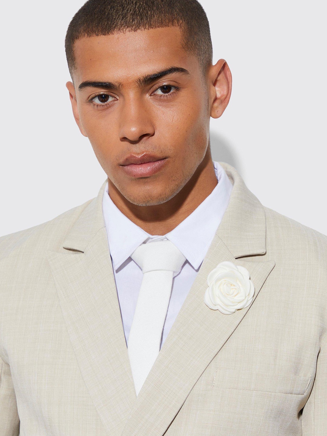 

boohooMAN Floral-Shaped Pin-Up Brooch, Off white