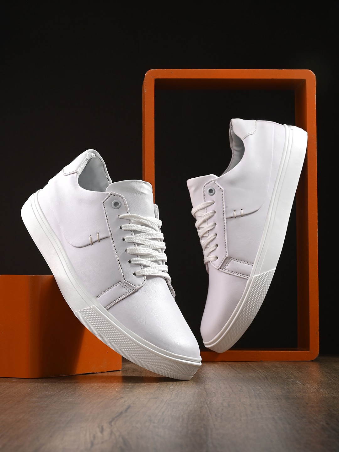 

The Roadster Lifestyle Co. Men White Comfort Insole Basics Sneakers