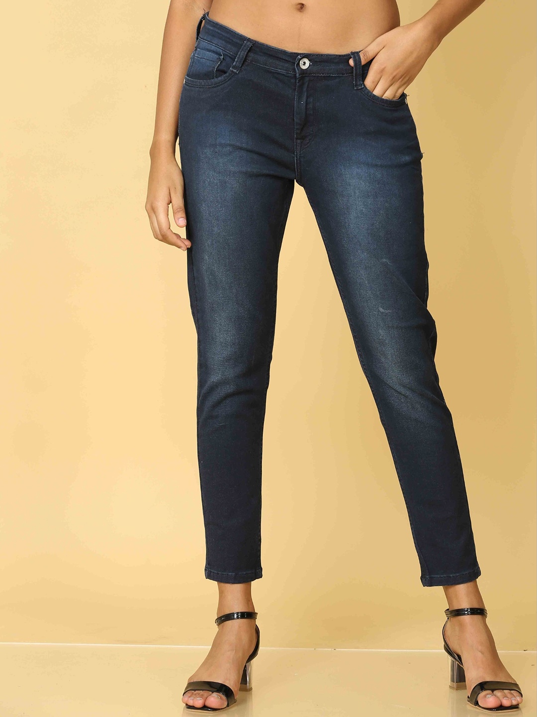 

Bottums Women Skinny Fit Light Fade Stretchable Cropped Jeans, Blue