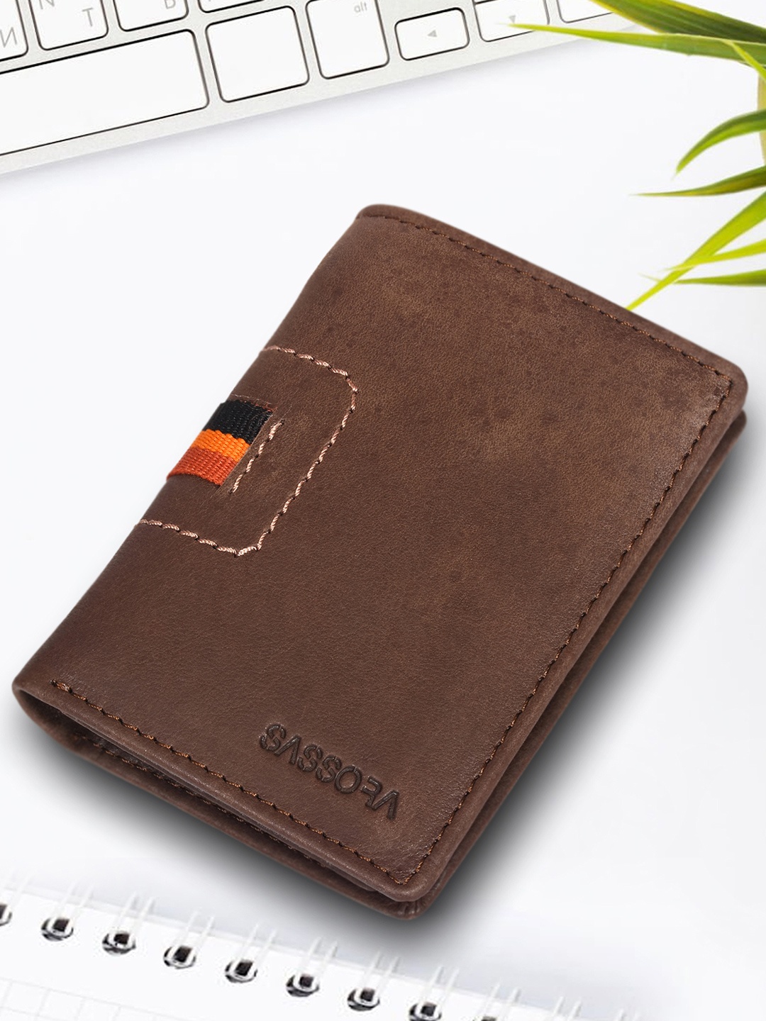 

Sassora Unisex Leather RFID Two Fold Wallet, Brown