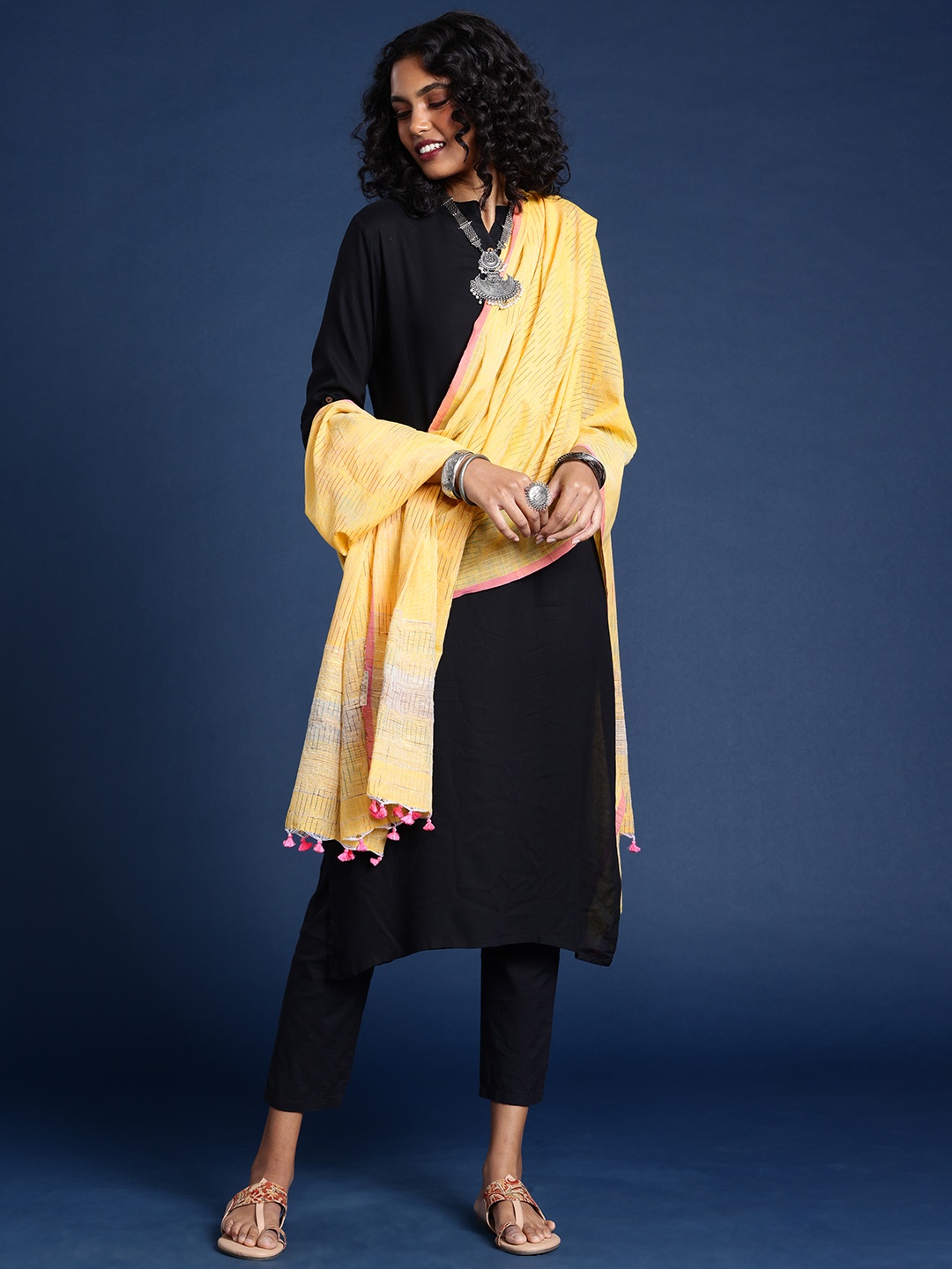 

Taavi Striped Pure Cotton Ikkat Dupatta, Yellow