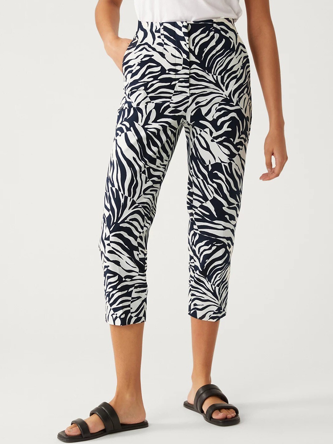 

Marks & Spencer Women Animal Printed Slim Fit High-Rise Cotton Cropped Trousers, Black