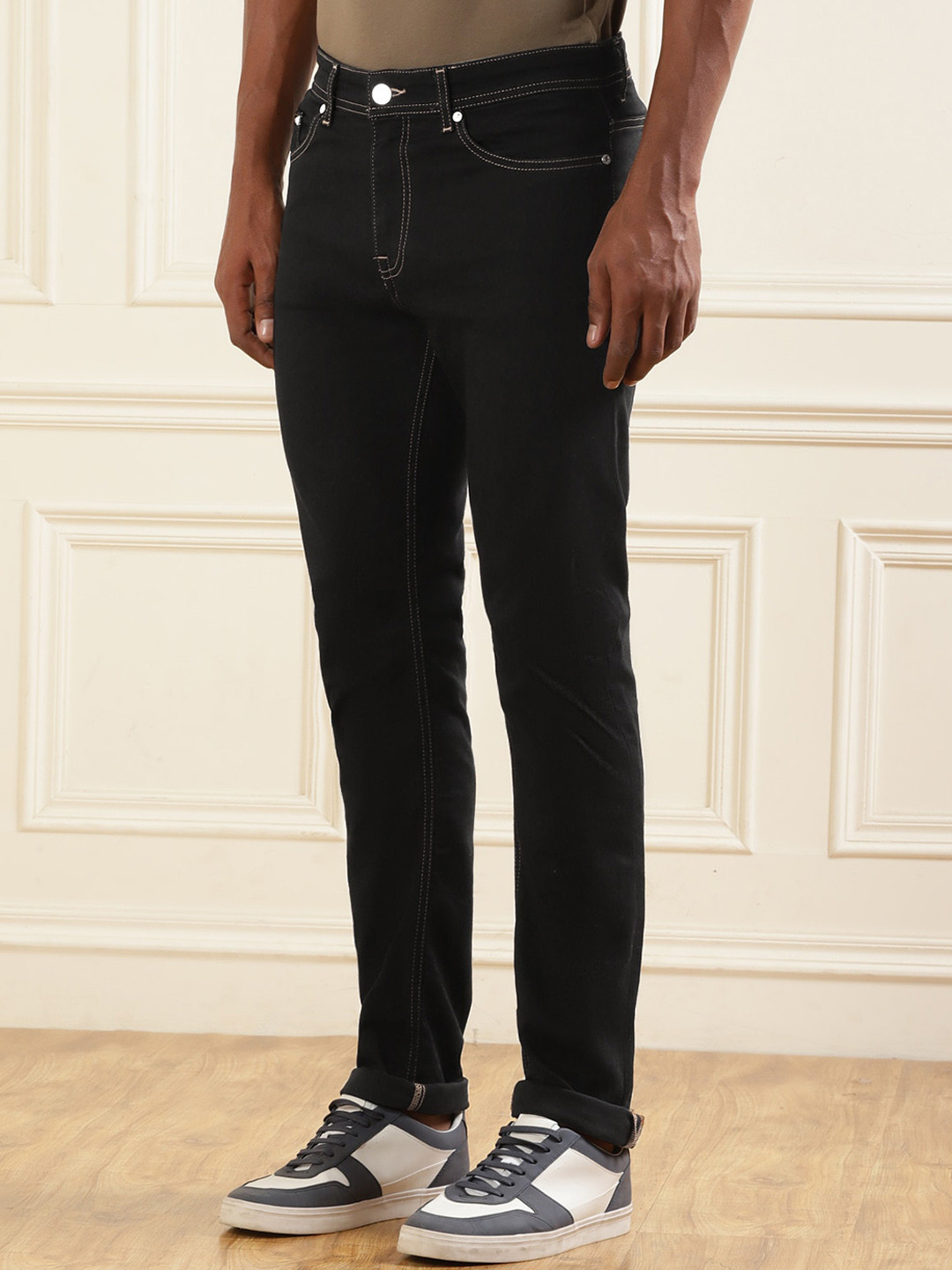 

Karl Lagerfeld Men Mid Rise Stretchable Jeans, Black