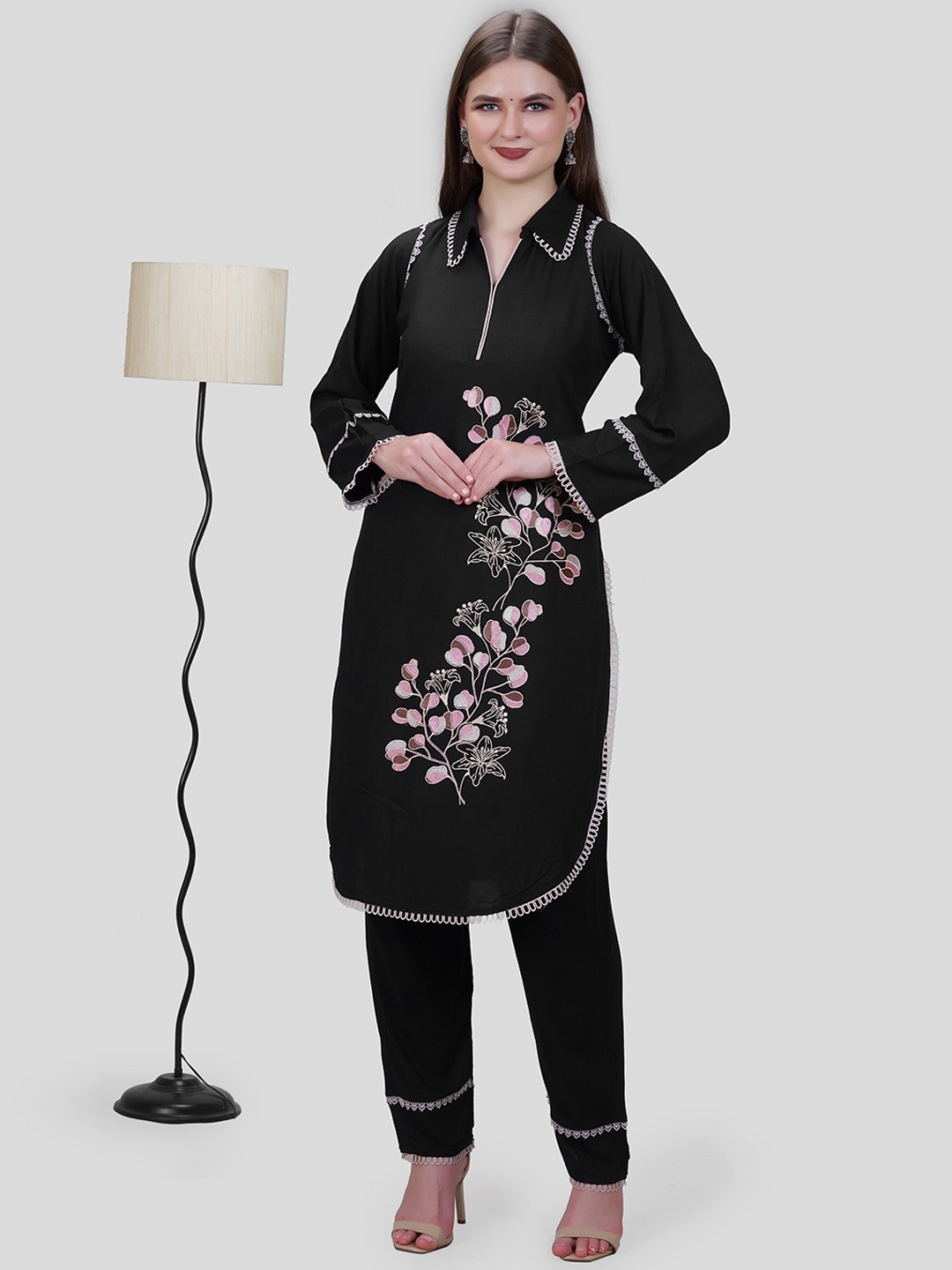 

MEHNAM Floral Embroidered Regular Pure Cotton Kurta with Trousers, Black