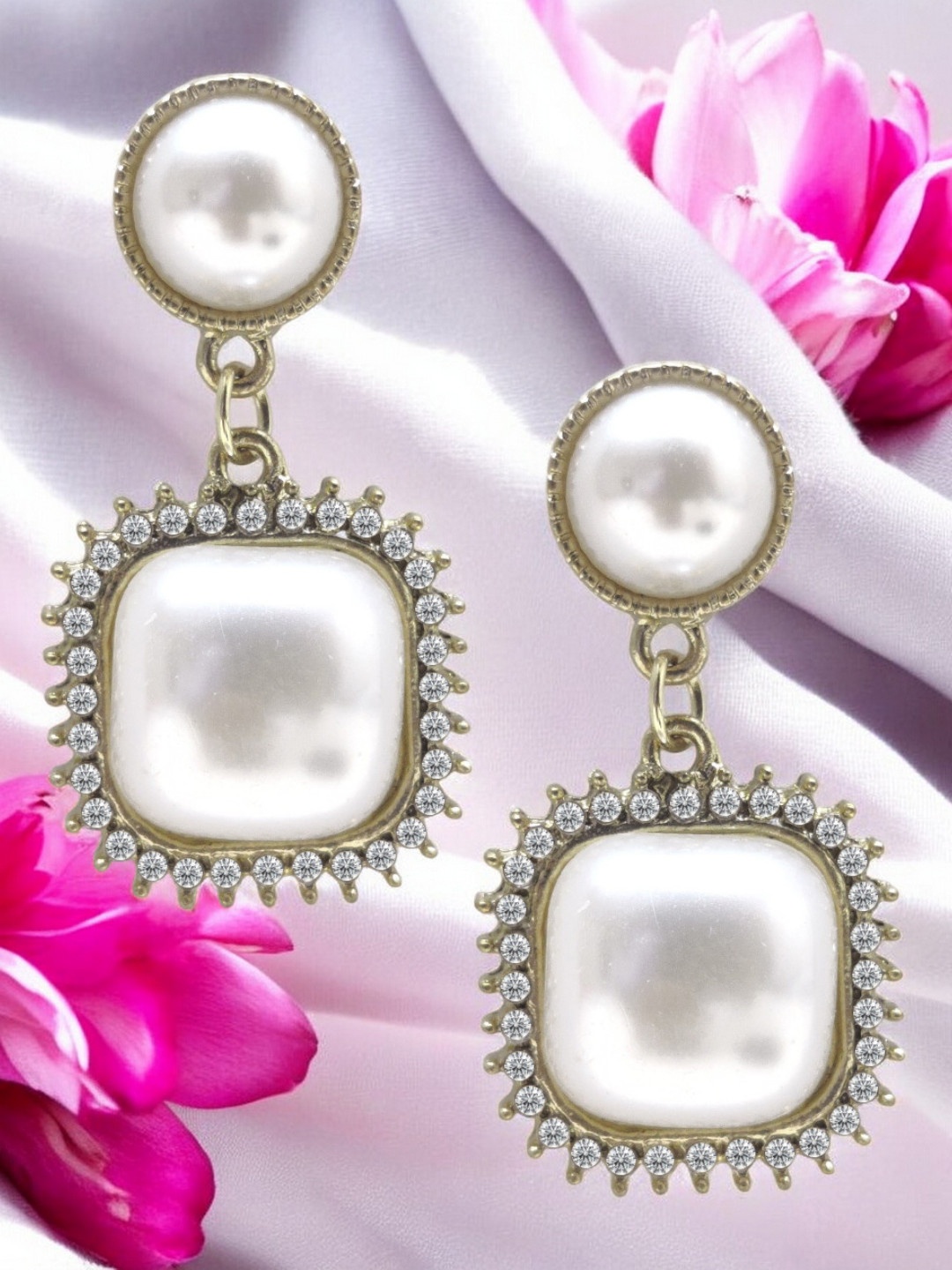 

OOMPH Square Pearls Drop Earrings, Gold