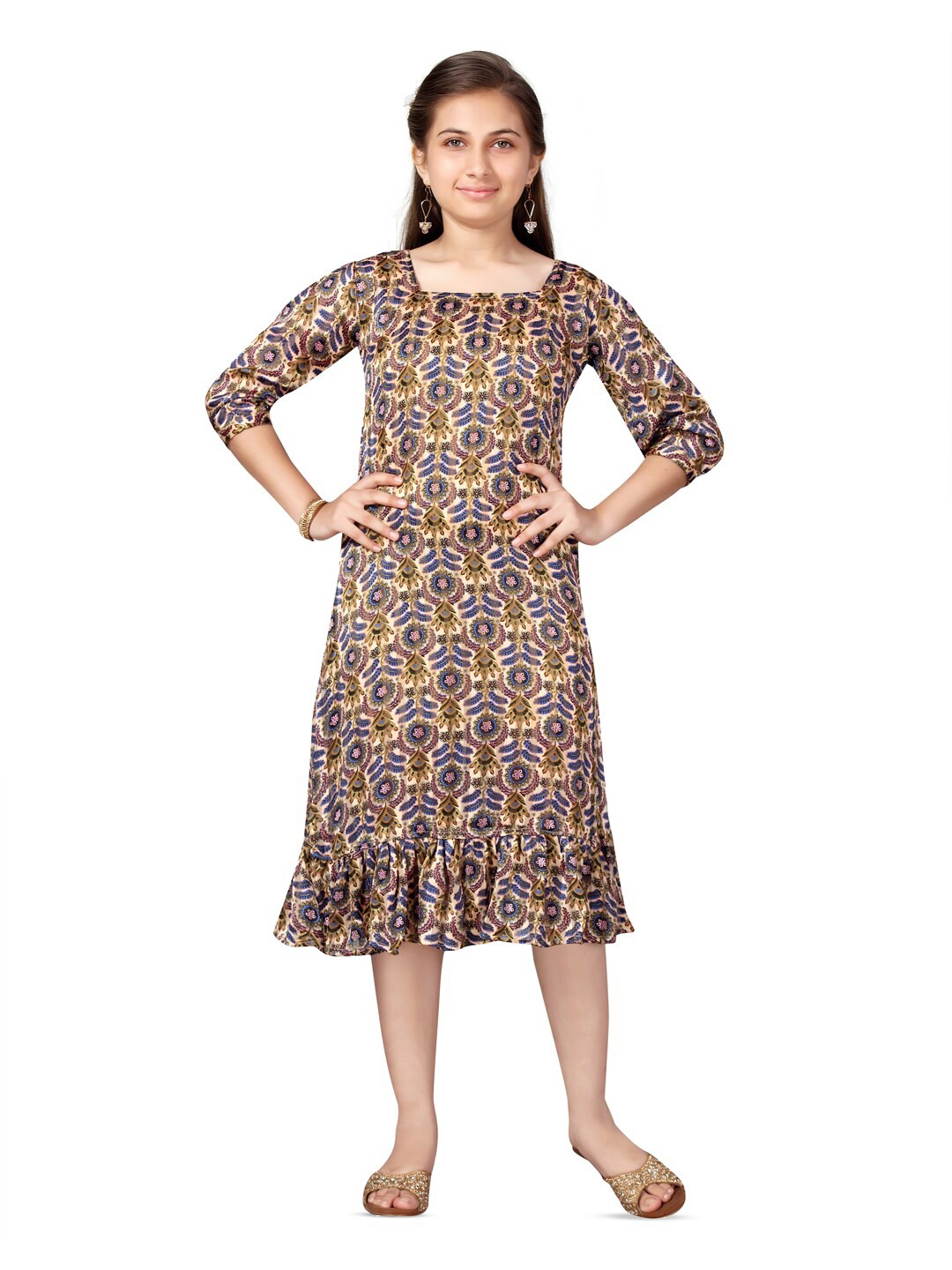 

BAESD Beige Floral Printed Square Neck Gathered Fit & Flare Midi Dress
