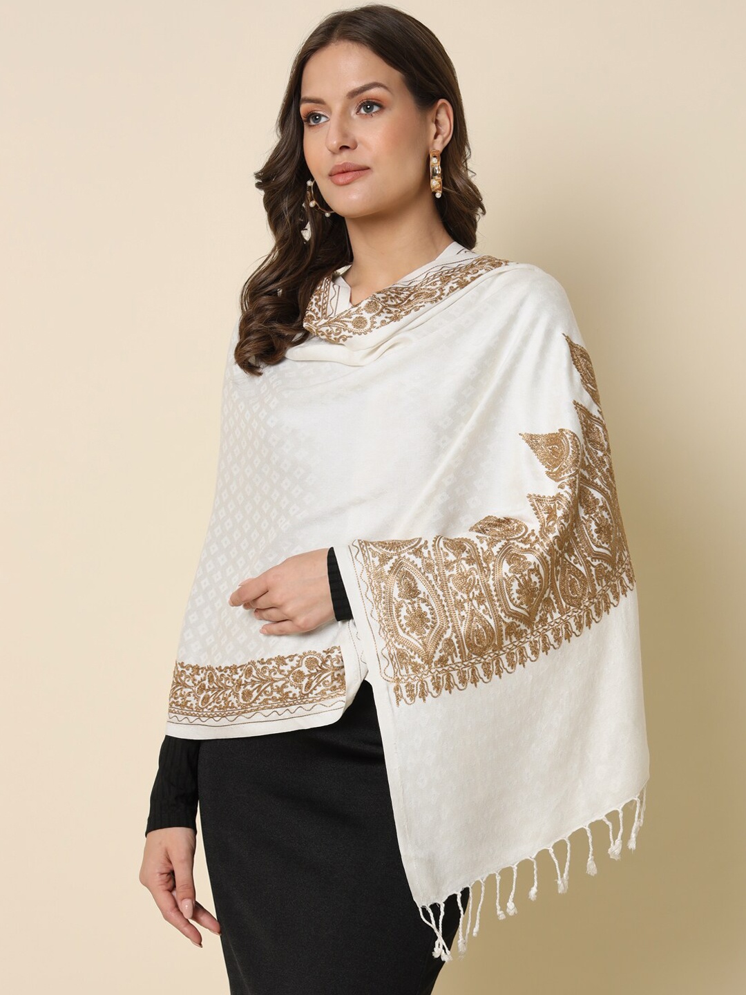 

HERE&NOW Ethnic Motifs Embroidered Shawl, White