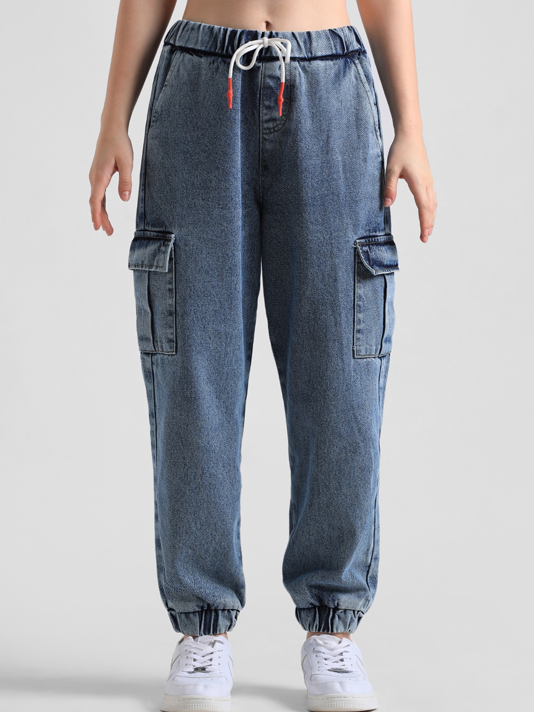 

ONLY Women Relaxed Fit Mildly Distressed Jeans, Blue