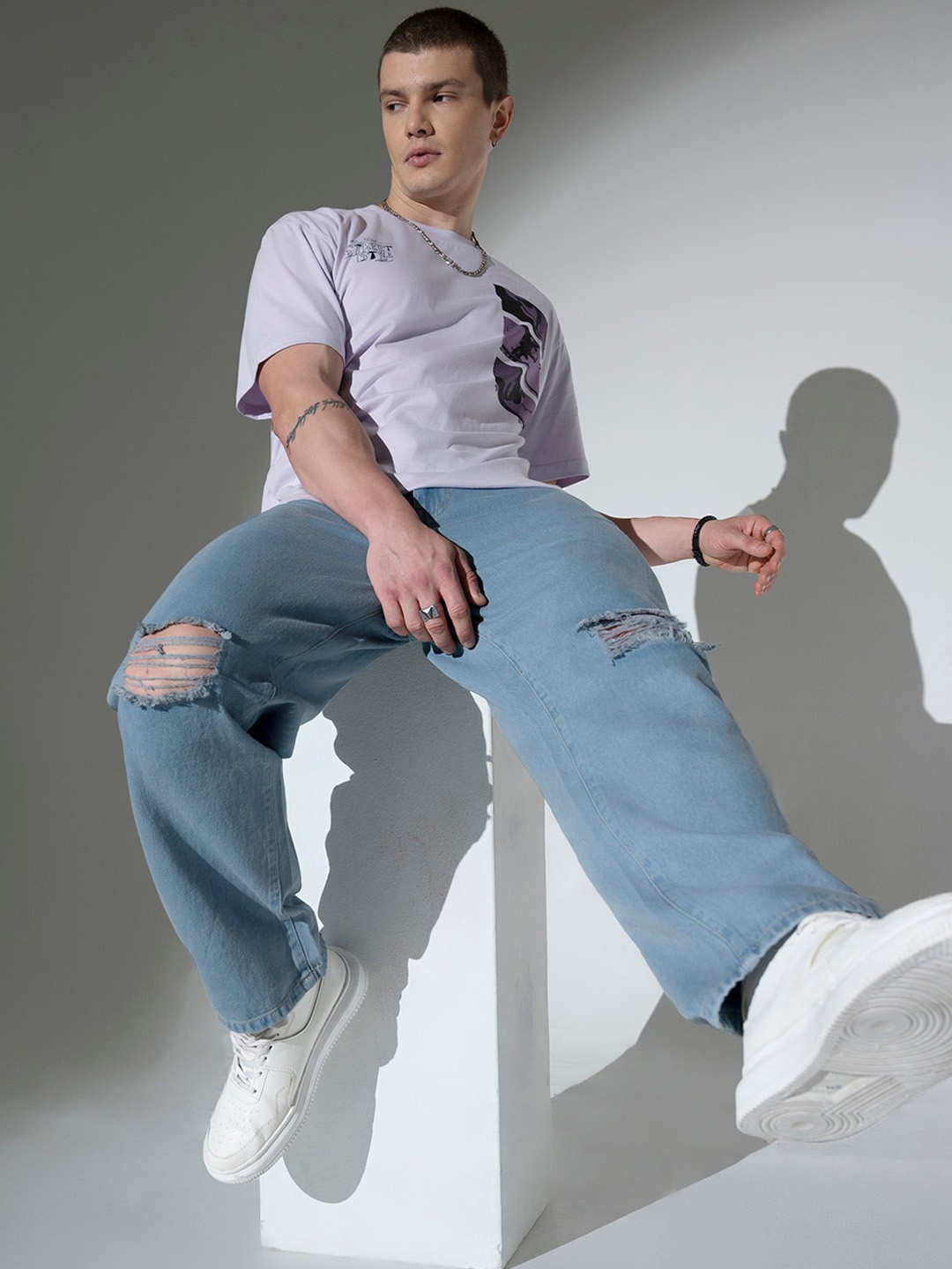 

Hubberholme Men Relaxed Fit Mid-Rise Slash Knee Jeans, Grey