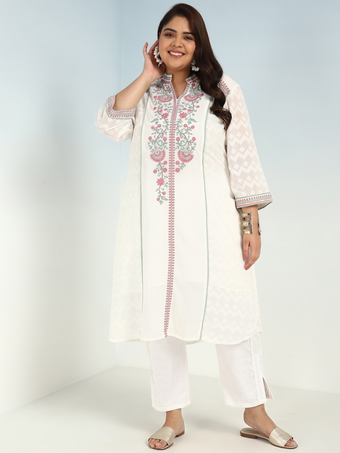 

Lakshita Plus Size Printed & Embroidered Sequined Kurta, Off white