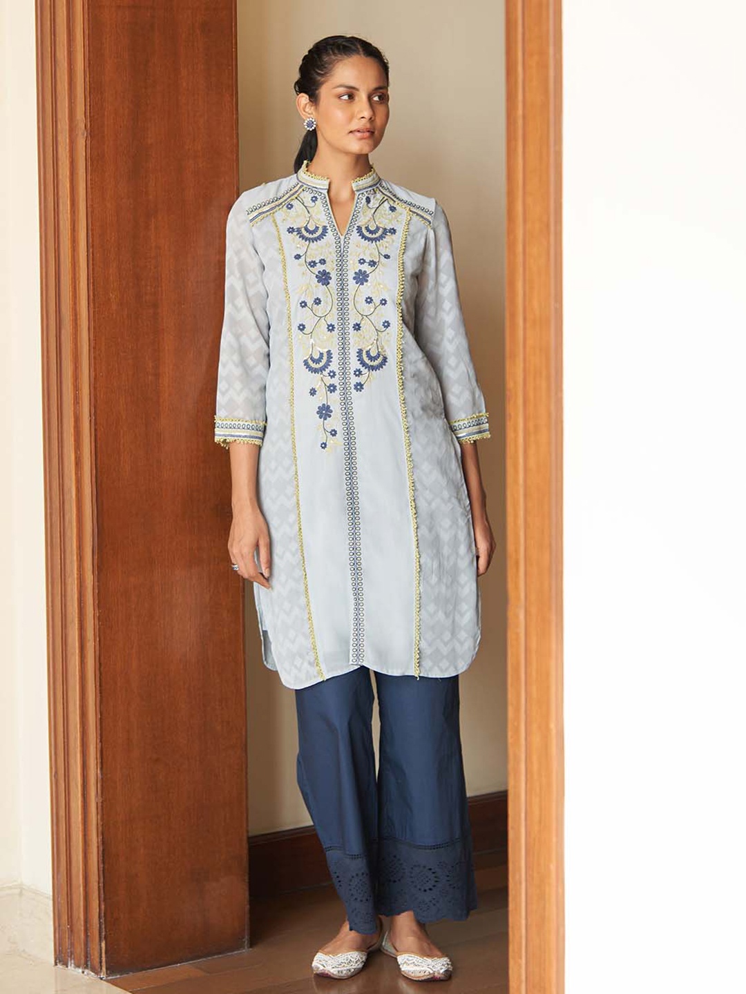 

Lakshita Printed & Embroidered Sequined Kurta, Blue