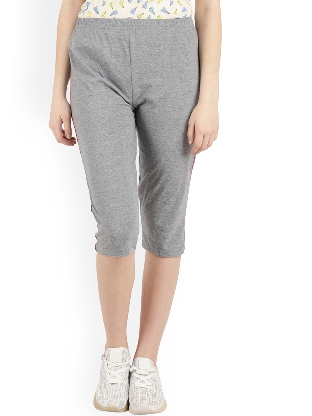 

V-Mart Mid Rise Regular Fit Capris, Grey