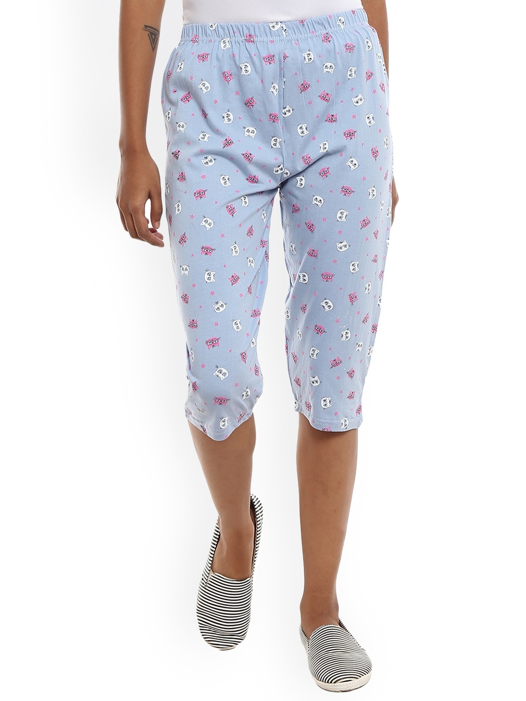 

V-Mart Women Mid-Rise Printed Cotton Capris, Blue