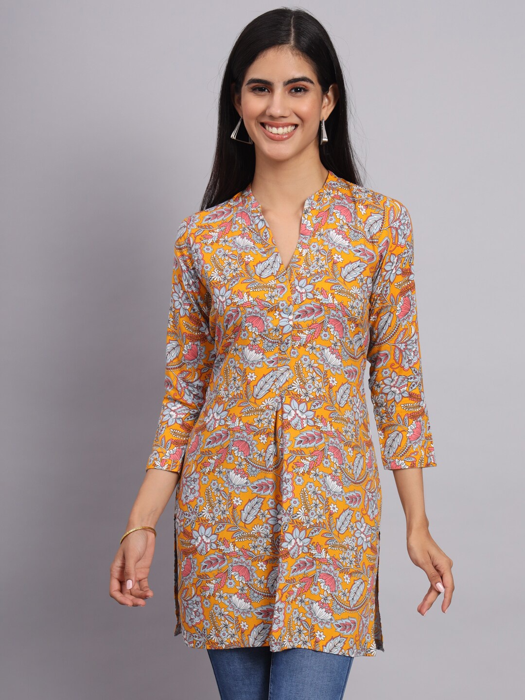 

Tissu Floral Printed Straight Kurti, Yellow