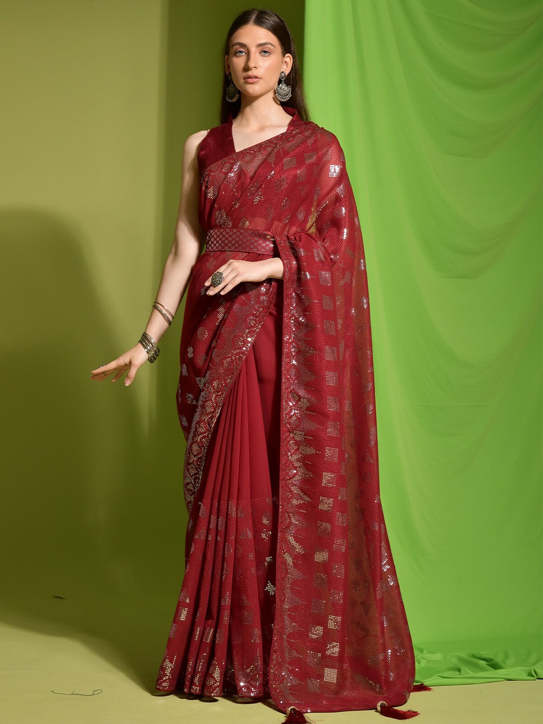 

ODETTE Geometric Sequin Embellished Saree, Maroon