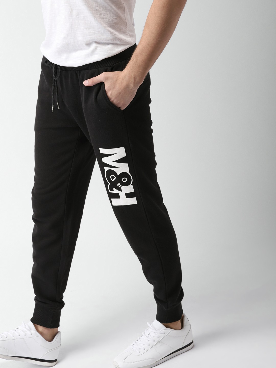 

Mast & Harbour Men Black Printed Joggers