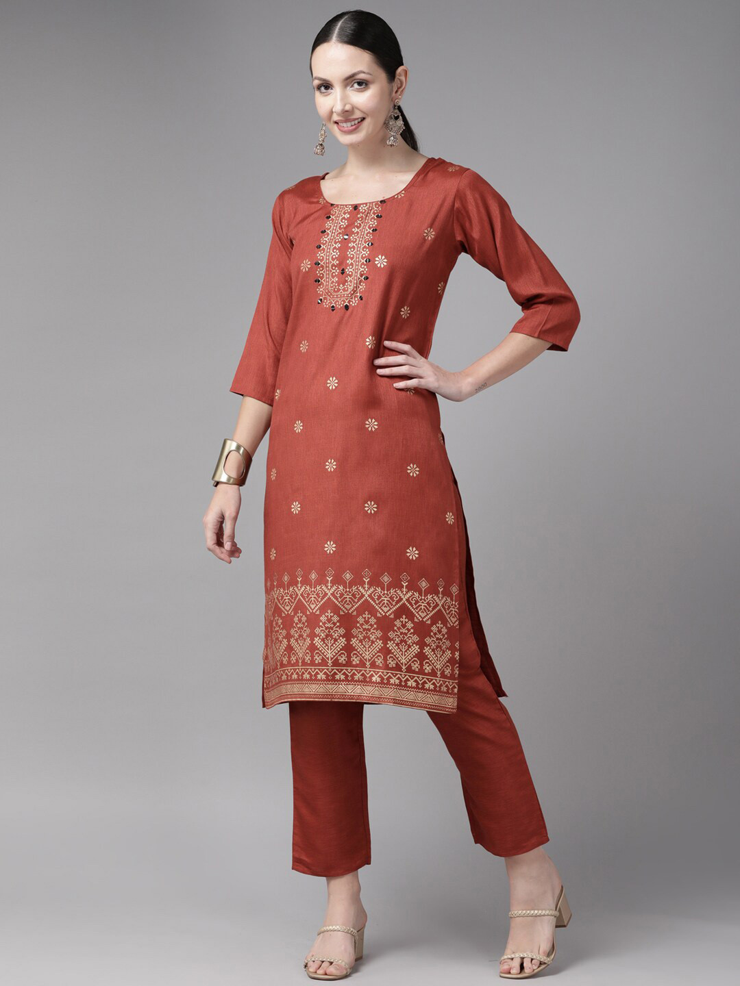 

BAESD Ethnic Motifs Printed Regular Pure Cotton Kurta With Trousers, Maroon
