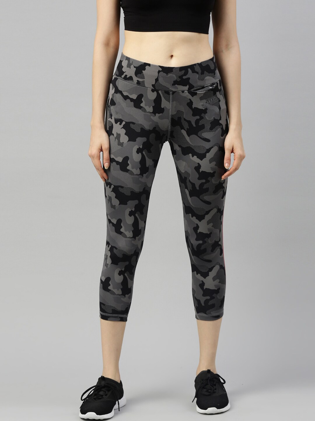 

GOLDSTROMS Women Mid-Rise Printed Capris, Black
