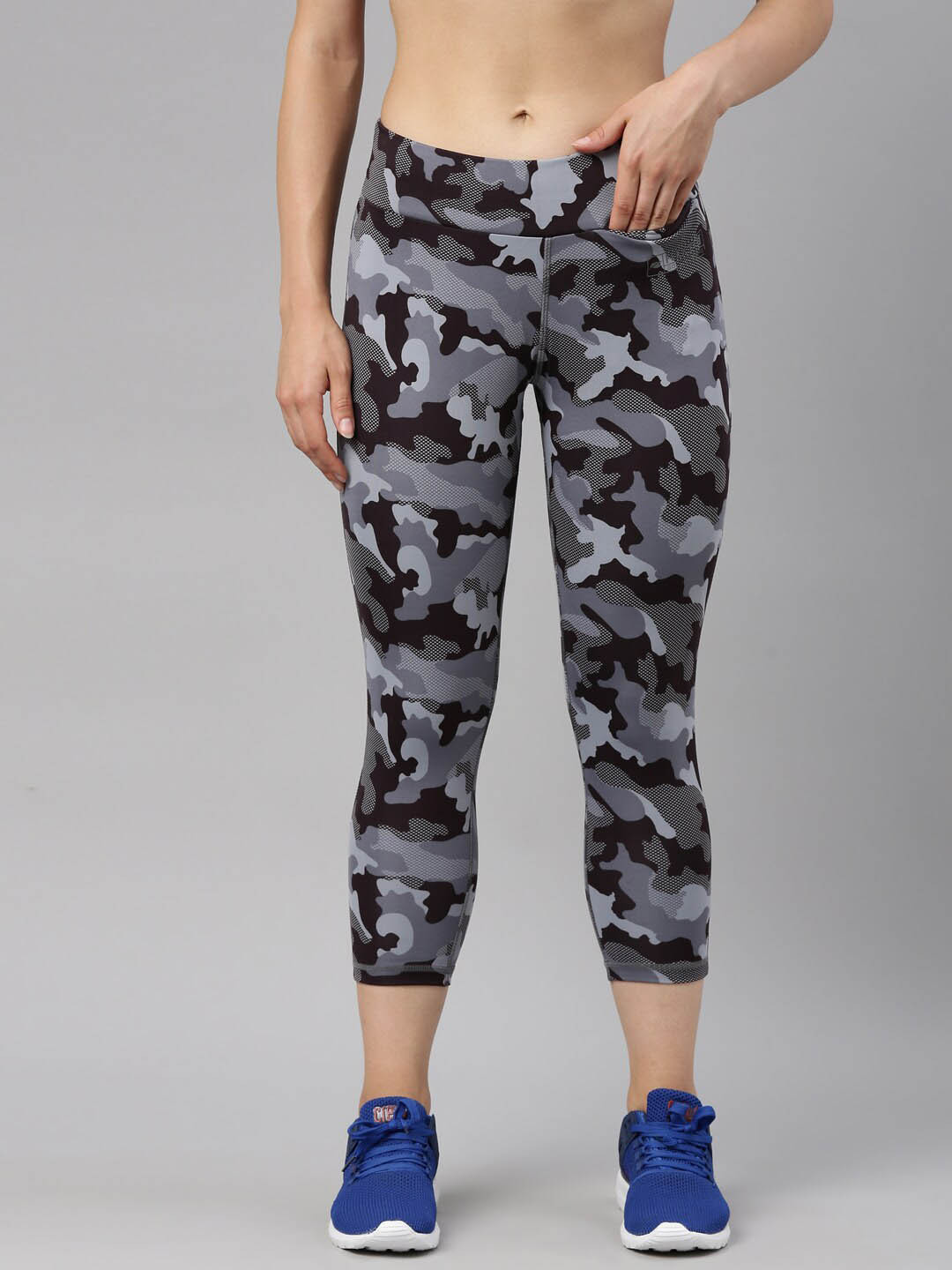 

GOLDSTROMS Women Camouflage Printed Mid Rise Sports Capris, Grey