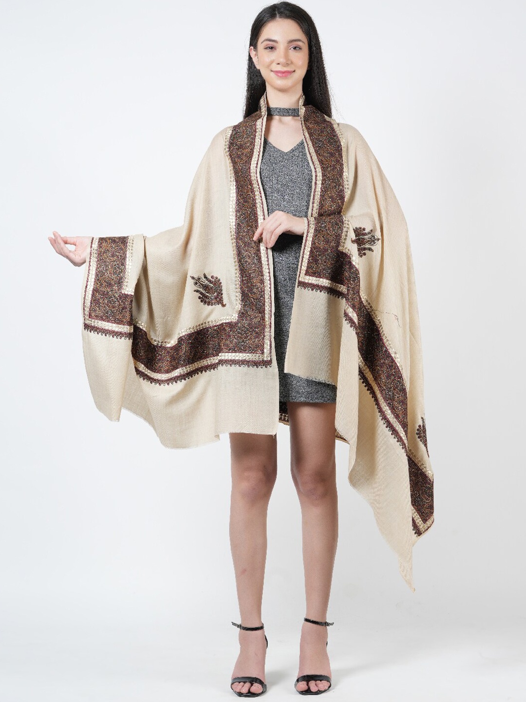 

MUFFLY Nalki Border Embroidered Woolen Shawl, Cream
